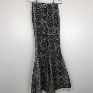 free people women’s 25 snake bell bottoms